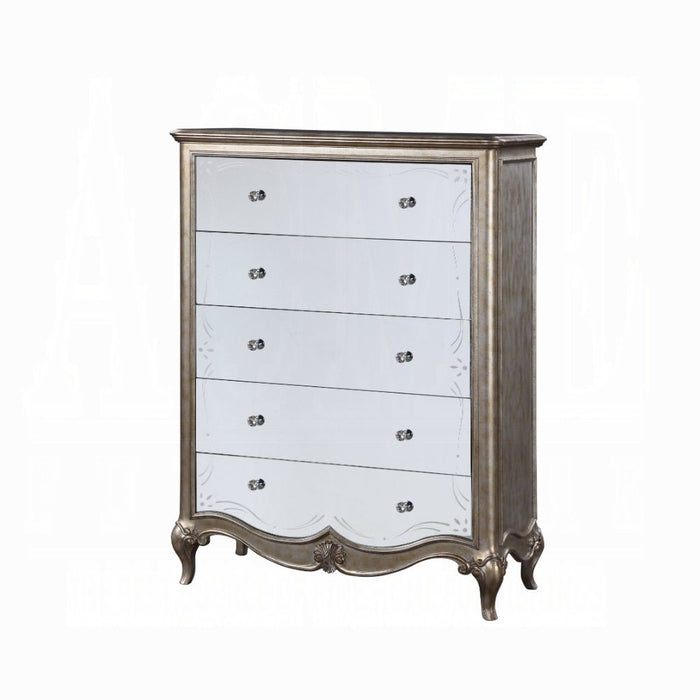 Esteban Chest