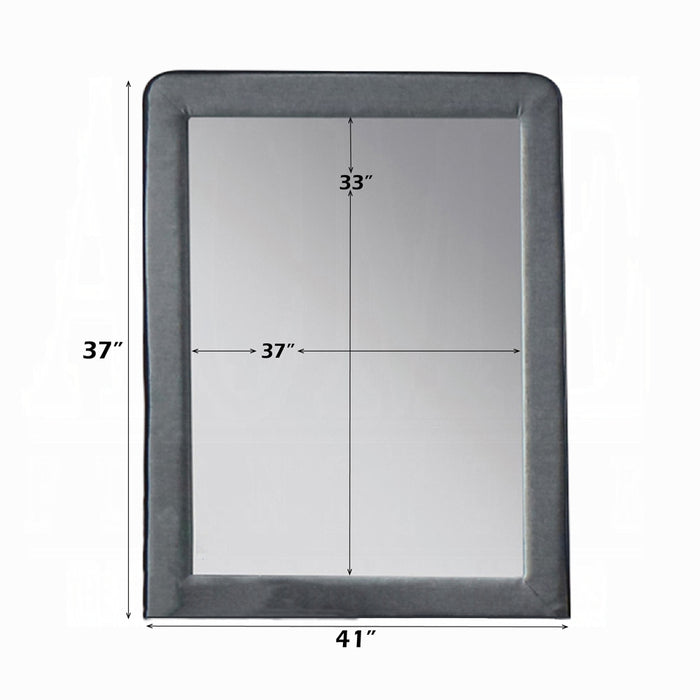 Valda Mirror
