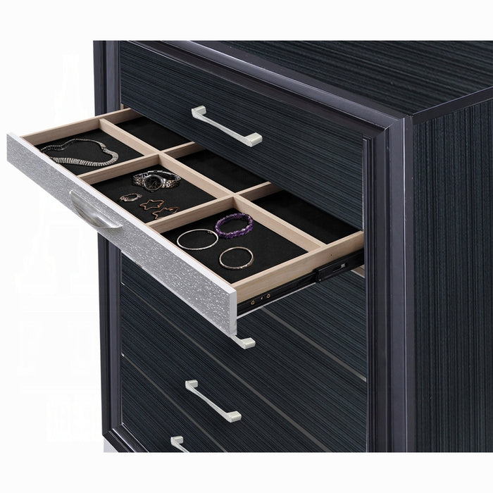 Naima Dresser