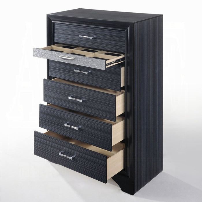 Naima Chest