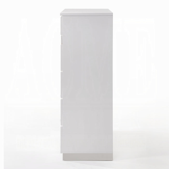 Naima II Chest