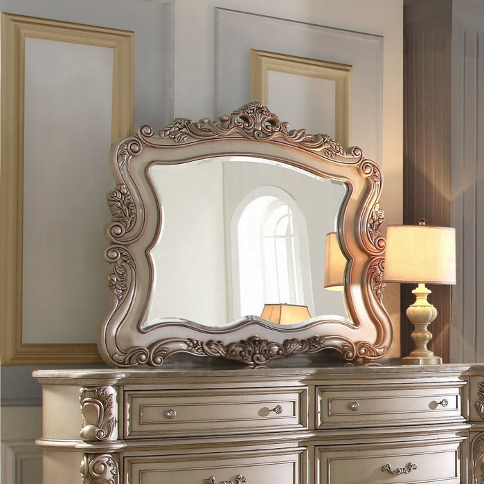Gorsedd Mirror