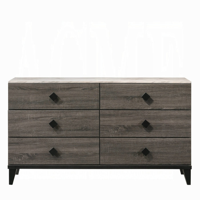 Avantika Dresser