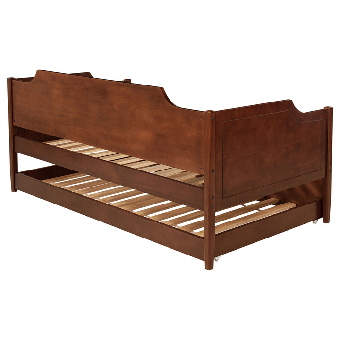 Redding Daybeds