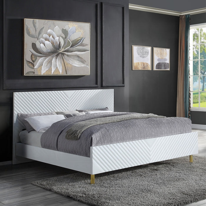 Gaines EK Bed
