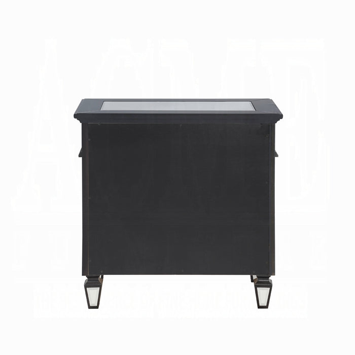 Varian II Nightstand