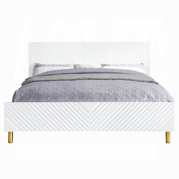 Gaines EK Bed
