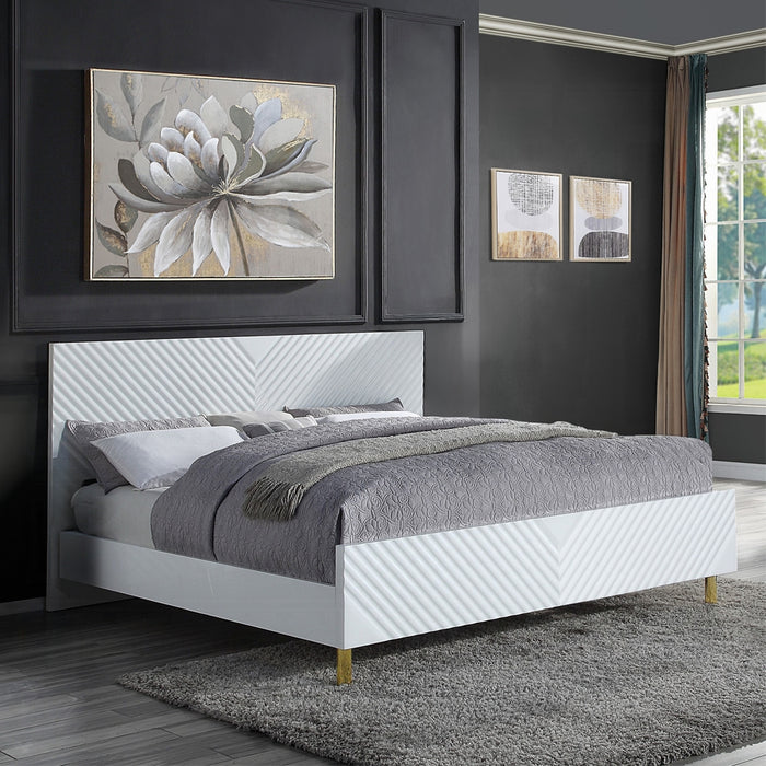 Gaines EK Bed