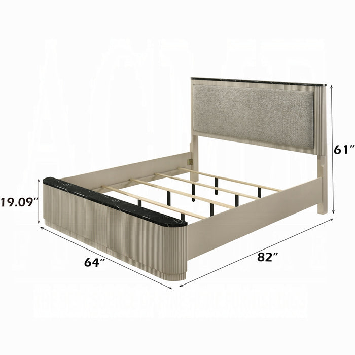 Travonte Queen Bed