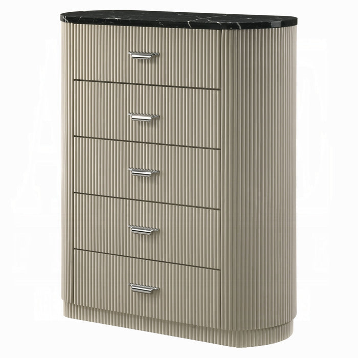 Travonte Chest