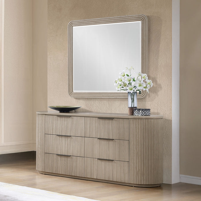 Leanna Mirror
