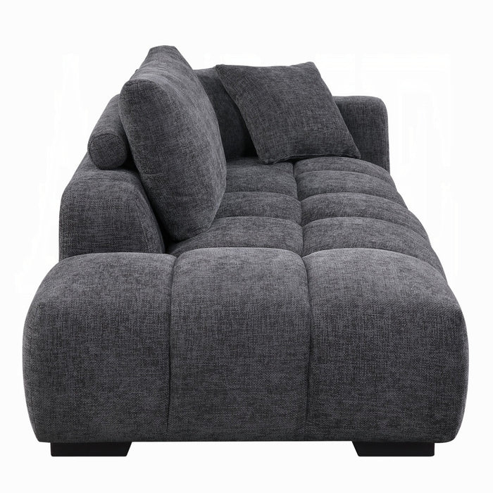 Chosen Sectional Sofa w/6 Pillows