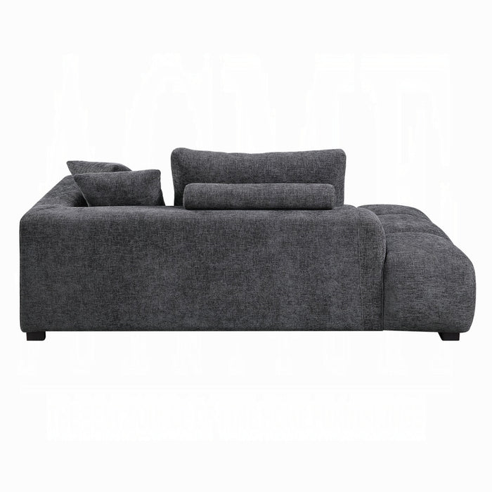Chosen Sectional Sofa w/6 Pillows