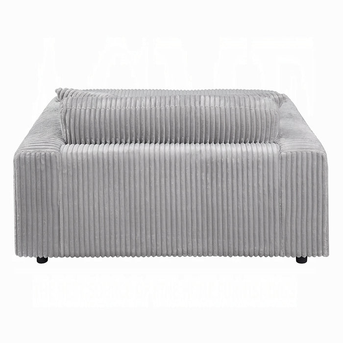 Hilde Chaise w/2 Pillows
